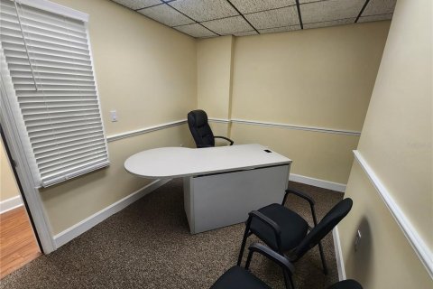 Propiedad comercial en alquiler en Gainesville, Florida, 569.03 m2 № 2285266 - foto 11