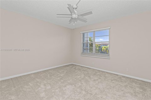 Condo in Pembroke Pines, Florida, 2 bedrooms  № 1997554 - photo 22