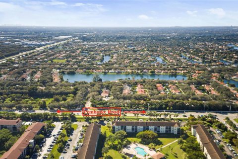 Condo in Pembroke Pines, Florida, 2 bedrooms  № 1997554 - photo 30