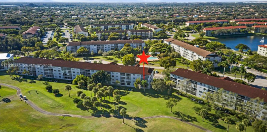 Condo in Pembroke Pines, Florida, 2 bedrooms  № 1997554