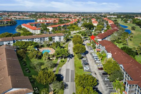 Condo in Pembroke Pines, Florida, 2 bedrooms  № 1997554 - photo 29