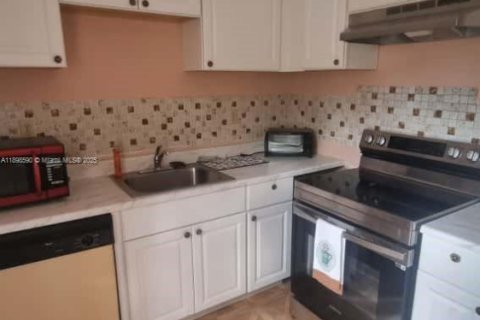 Condo in Delray Beach, Florida, 2 bedrooms № 2014635