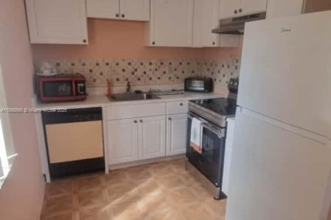 Condominio en alquiler en Delray Beach, Florida, 2 dormitorios, 84.54 m2 № 2014635 - foto 2