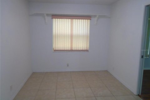 Condo in Pinellas Park, Florida, 2 bedrooms  № 2116423 - photo 27