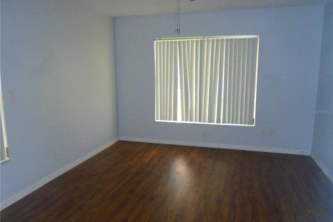 Condo in Pinellas Park, Florida, 2 bedrooms  № 2116423 - photo 11