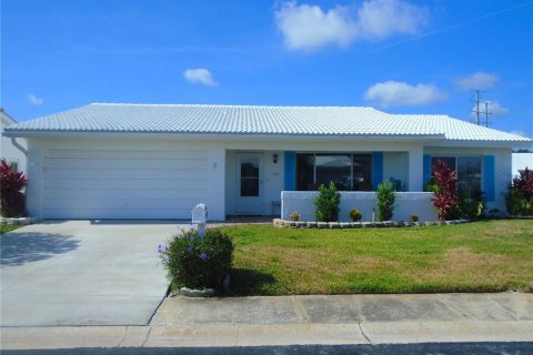 Condo in Pinellas Park, Florida, 2 bedrooms № 2116423