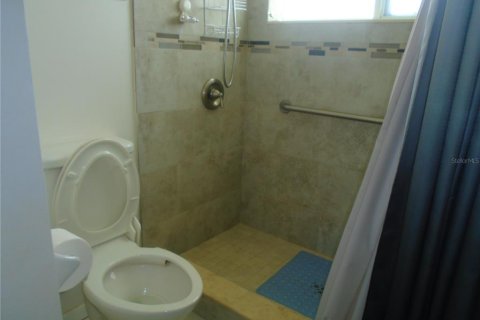 Condo in Pinellas Park, Florida, 2 bedrooms  № 2116423 - photo 15