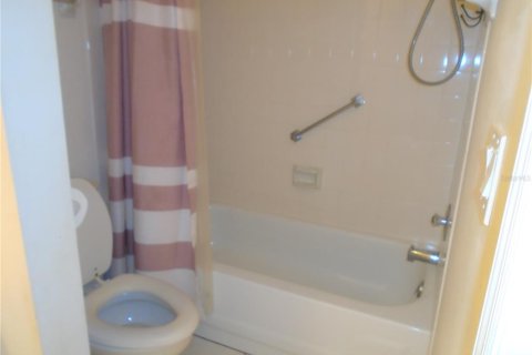 Condo in Pinellas Park, Florida, 2 bedrooms  № 2116423 - photo 21