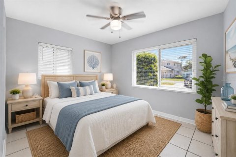 House in Tarpon Springs, Florida 2 bedrooms, 120.49 sq.m. № 2236114 - photo 8