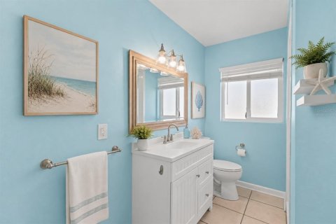 House in Tarpon Springs, Florida 2 bedrooms, 120.49 sq.m. № 2236114 - photo 7