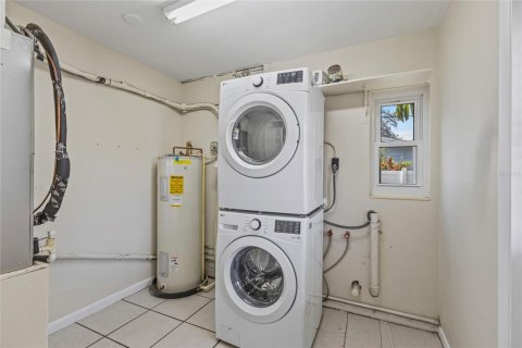 House in Tarpon Springs, Florida 2 bedrooms, 120.49 sq.m. № 2236114 - photo 26
