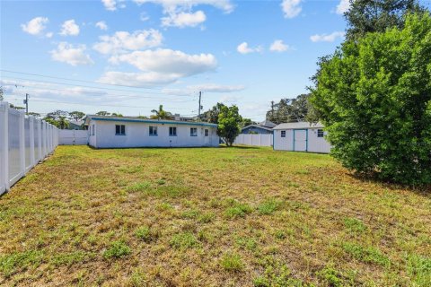 House in Tarpon Springs, Florida 2 bedrooms, 120.49 sq.m. № 2236114 - photo 28