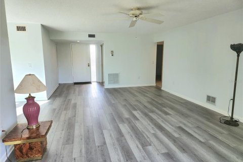 Купить кондоминиум в Сарасота, Флорида 6 комнат, 122.91м2, № 1061765 - фото 13