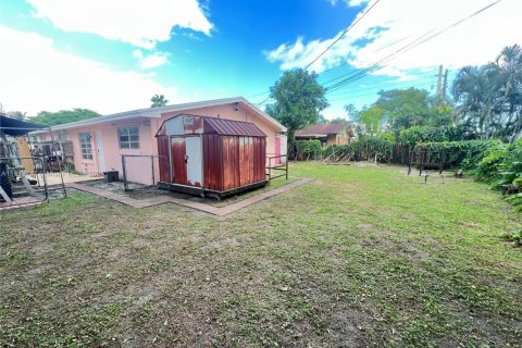 Immobilier commercial à vendre à Fort Lauderdale, Floride: 166.67 m2 № 1942134 - photo 2