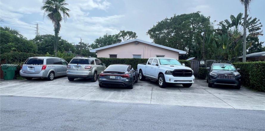 Immobilier commercial à Fort Lauderdale, Floride 166.67 m2 № 1942134