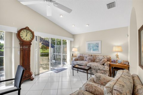 Villa ou maison à vendre à Boynton Beach, Floride: 3 chambres, 190.36 m2 № 2060524 - photo 18