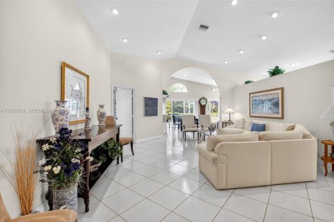 Villa ou maison à vendre à Boynton Beach, Floride: 3 chambres, 190.36 m2 № 2060524 - photo 8