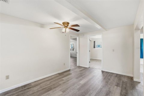 House in Punta Gorda, Florida 3 bedrooms, 128.39 sq.m. № 2092868 - photo 18