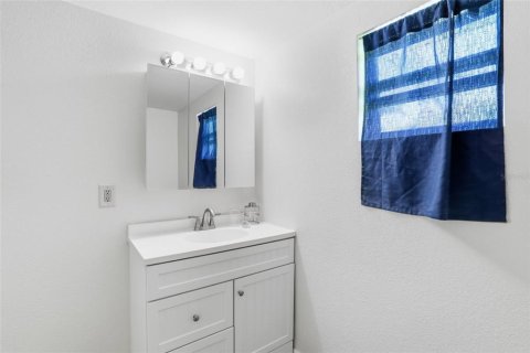 House in Punta Gorda, Florida 3 bedrooms, 128.39 sq.m. № 2092868 - photo 13