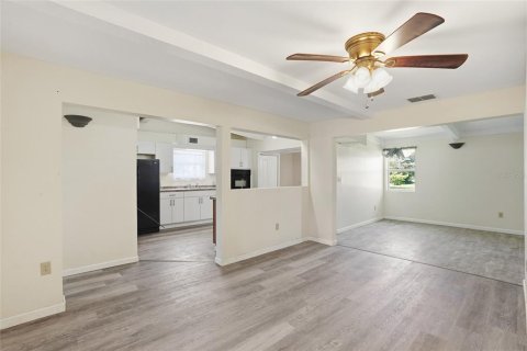 House in Punta Gorda, Florida 3 bedrooms, 128.39 sq.m. № 2092868 - photo 7