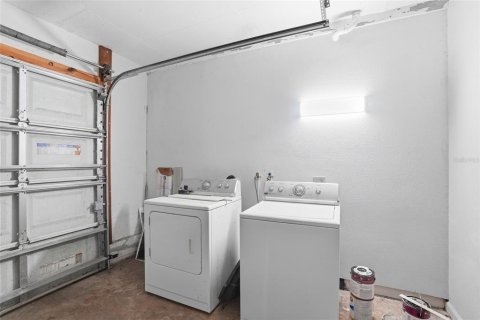House in Punta Gorda, Florida 3 bedrooms, 128.39 sq.m. № 2092868 - photo 28