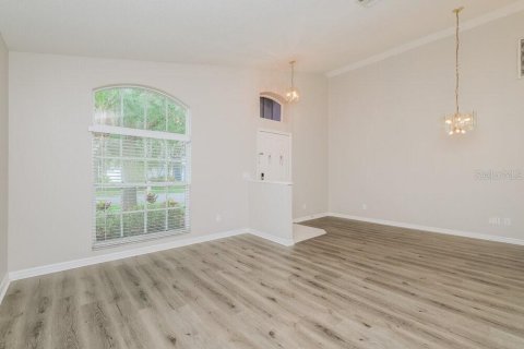 Villa ou maison à louer à Land O' Lakes, Floride: 3 chambres, 133.78 m2 № 2433415 - photo 7