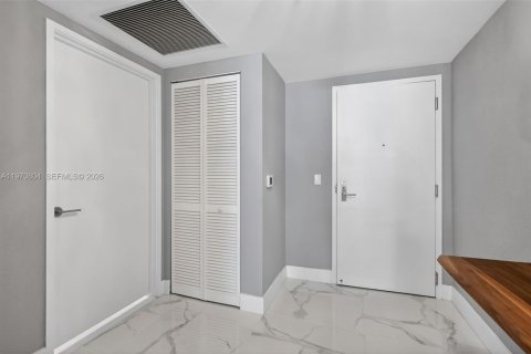 Снять в аренду кондоминиум в Санни-Айлс-Бич, Флорида 3 спальни, 143.16м2, № 2036228 - фото 16