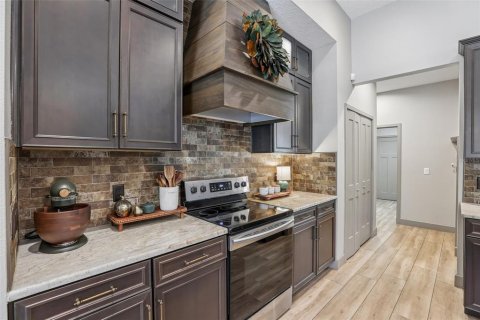 Casa en venta en Orlando, Florida, 4 dormitorios, 230.12 m2 № 2384487 - foto 10