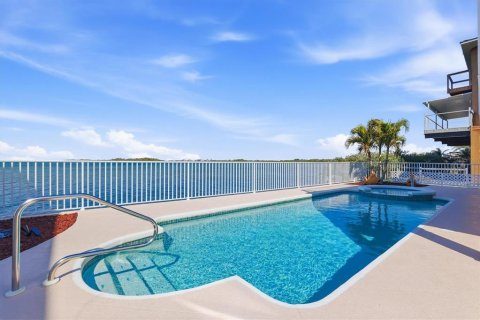 Villa ou maison à vendre à Hudson, Floride: 3 chambres, 221.11 m2 № 2226613 - photo 9