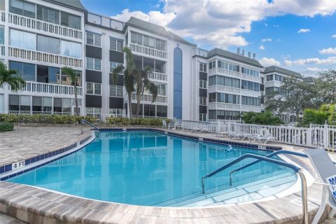 Condominio en venta en Belleair Bluffs, Florida, 1 dormitorio, 88.54 m2 № 1553524 - foto 27