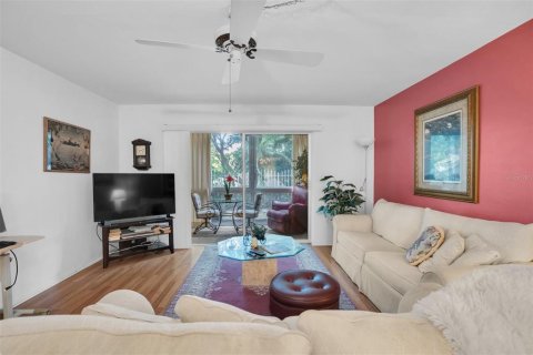 Condominio en venta en Belleair Bluffs, Florida, 1 dormitorio, 88.54 m2 № 1553524 - foto 9