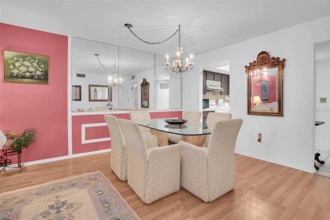 Condominio en venta en Belleair Bluffs, Florida, 1 dormitorio, 88.54 m2 № 1553524 - foto 10