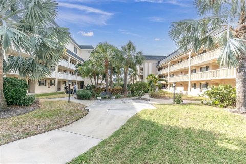 Condominio en venta en Belleair Bluffs, Florida, 1 dormitorio, 88.54 m2 № 1553524 - foto 4