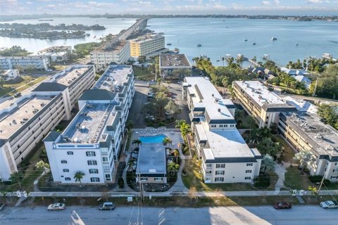 Condominio en venta en Belleair Bluffs, Florida, 1 dormitorio, 88.54 m2 № 1553524 - foto 3