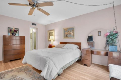Condominio en venta en Belleair Bluffs, Florida, 1 dormitorio, 88.54 m2 № 1553524 - foto 19