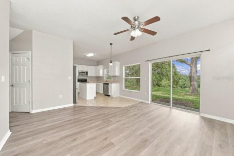 House in Apopka, Florida 4 bedrooms, 177.35 sq.m. № 2389320 - photo 9