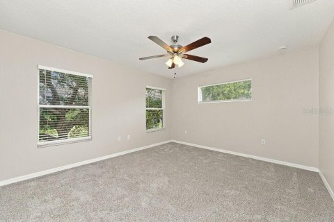 House in Apopka, Florida 4 bedrooms, 177.35 sq.m. № 2389320 - photo 10