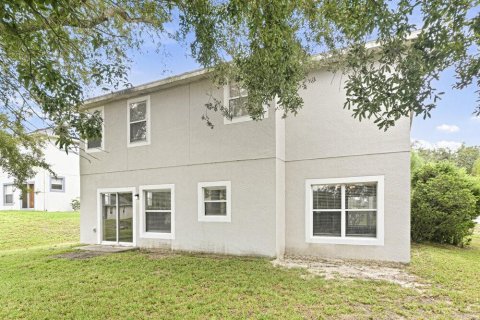 House in Apopka, Florida 4 bedrooms, 177.35 sq.m. № 2389320 - photo 17