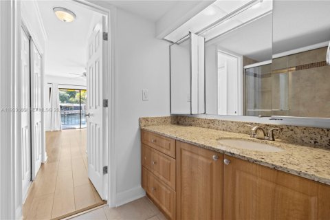 Touwnhouse à louer à Miami Lakes, Floride: 4 chambres, 203.46 m2 № 1991462 - photo 15