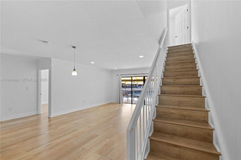 Touwnhouse à louer à Miami Lakes, Floride: 4 chambres, 203.46 m2 № 1991462 - photo 7