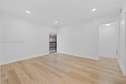 Touwnhouse à louer à Miami Lakes, Floride: 4 chambres, 203.46 m2 № 1991462 - photo 17