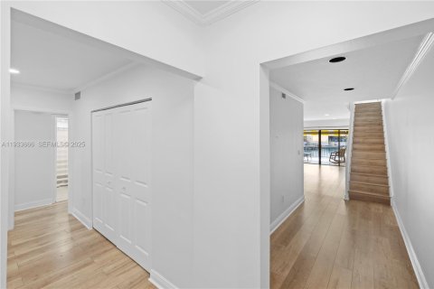 Touwnhouse à louer à Miami Lakes, Floride: 4 chambres, 203.46 m2 № 1991462 - photo 8