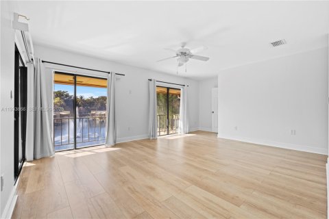 Touwnhouse à louer à Miami Lakes, Floride: 4 chambres, 203.46 m2 № 1991462 - photo 24