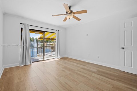 Touwnhouse à louer à Miami Lakes, Floride: 4 chambres, 203.46 m2 № 1991462 - photo 11