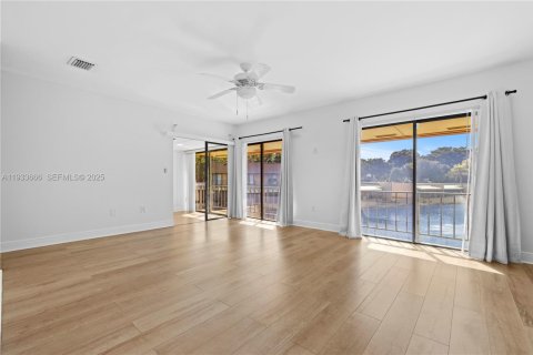 Touwnhouse à louer à Miami Lakes, Floride: 4 chambres, 203.46 m2 № 1991462 - photo 23