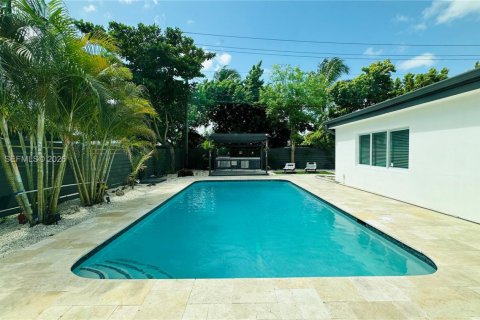 Casa en venta en North Miami, Florida, 3 dormitorios, 163.88 m2 № 2046735 - foto 2