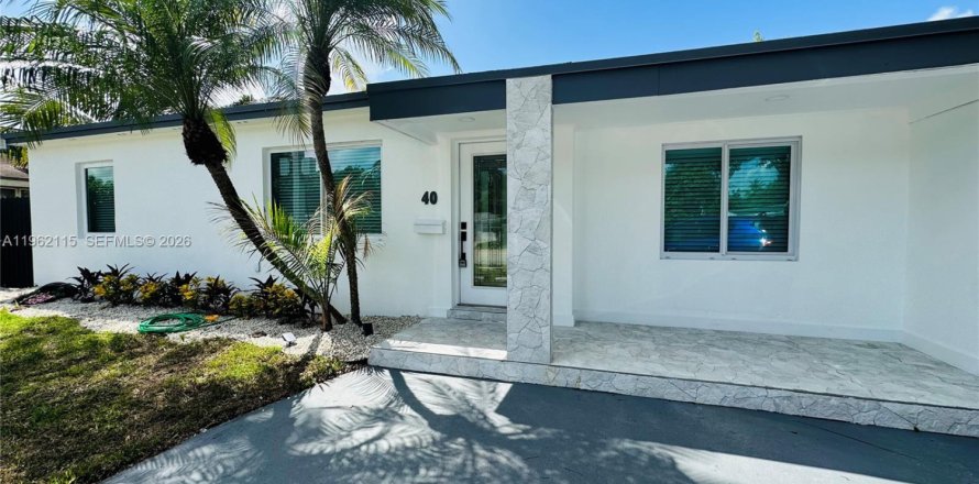 Casa en North Miami, Florida 3 dormitorios, 163.88 m2 № 2046735
