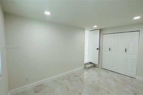 Casa en venta en North Miami, Florida, 3 dormitorios, 163.88 m2 № 2046735 - foto 15