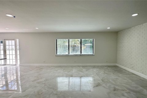 Casa en venta en North Miami, Florida, 3 dormitorios, 163.88 m2 № 2046735 - foto 28