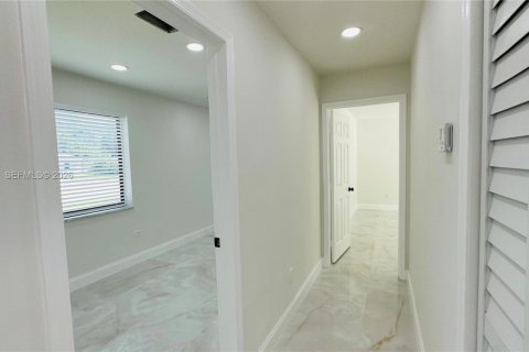 Casa en venta en North Miami, Florida, 3 dormitorios, 163.88 m2 № 2046735 - foto 16